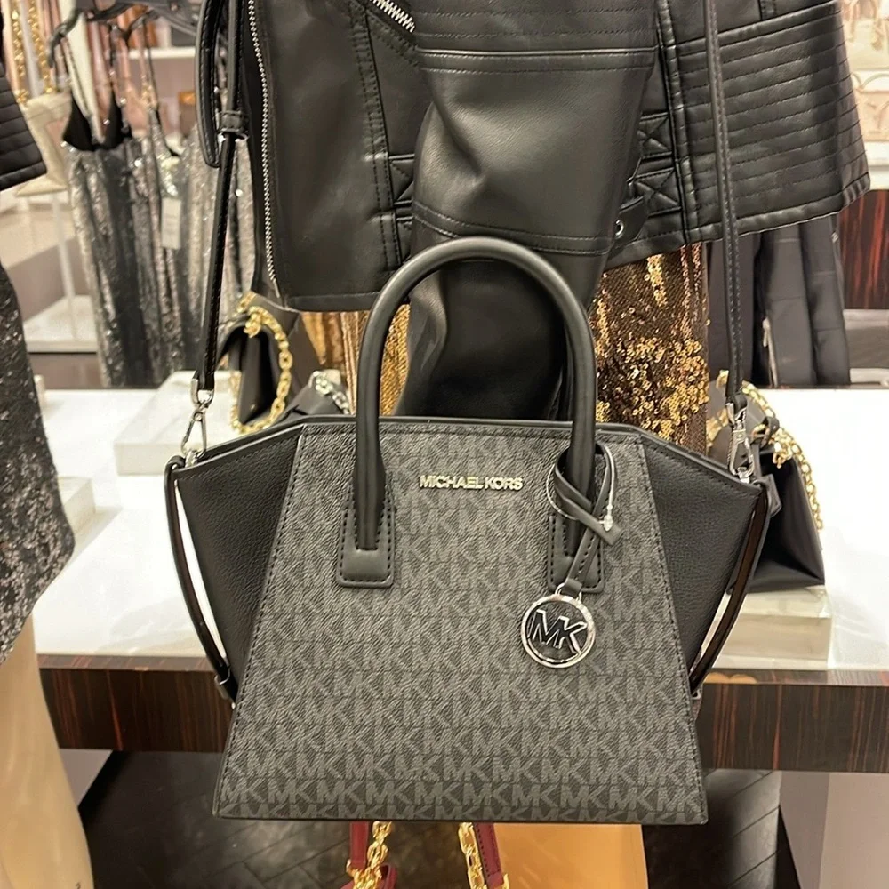 MICHAEL KORS
Avril Small Logo Top-Zip Satchel
COLOR BLACK
NWT - Picture 16 of 16
